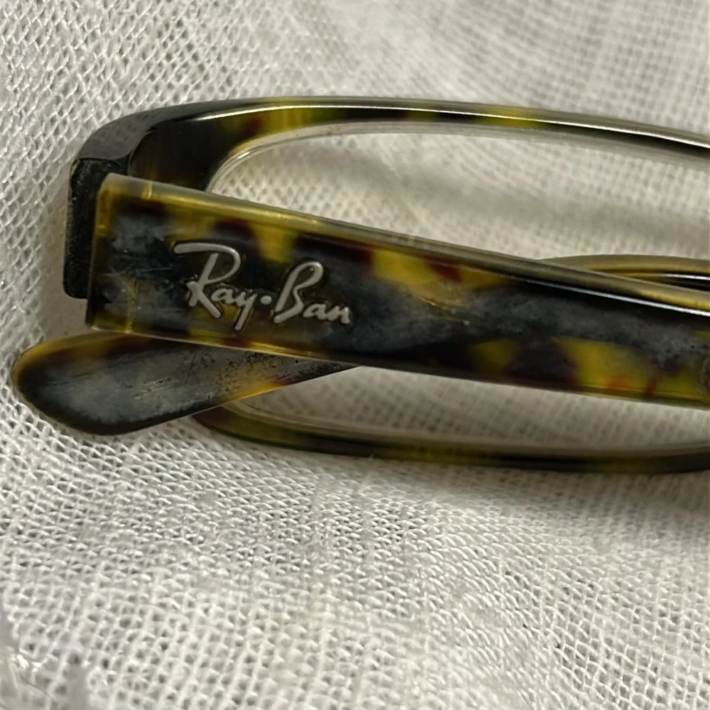 Ray-Ban frames with case